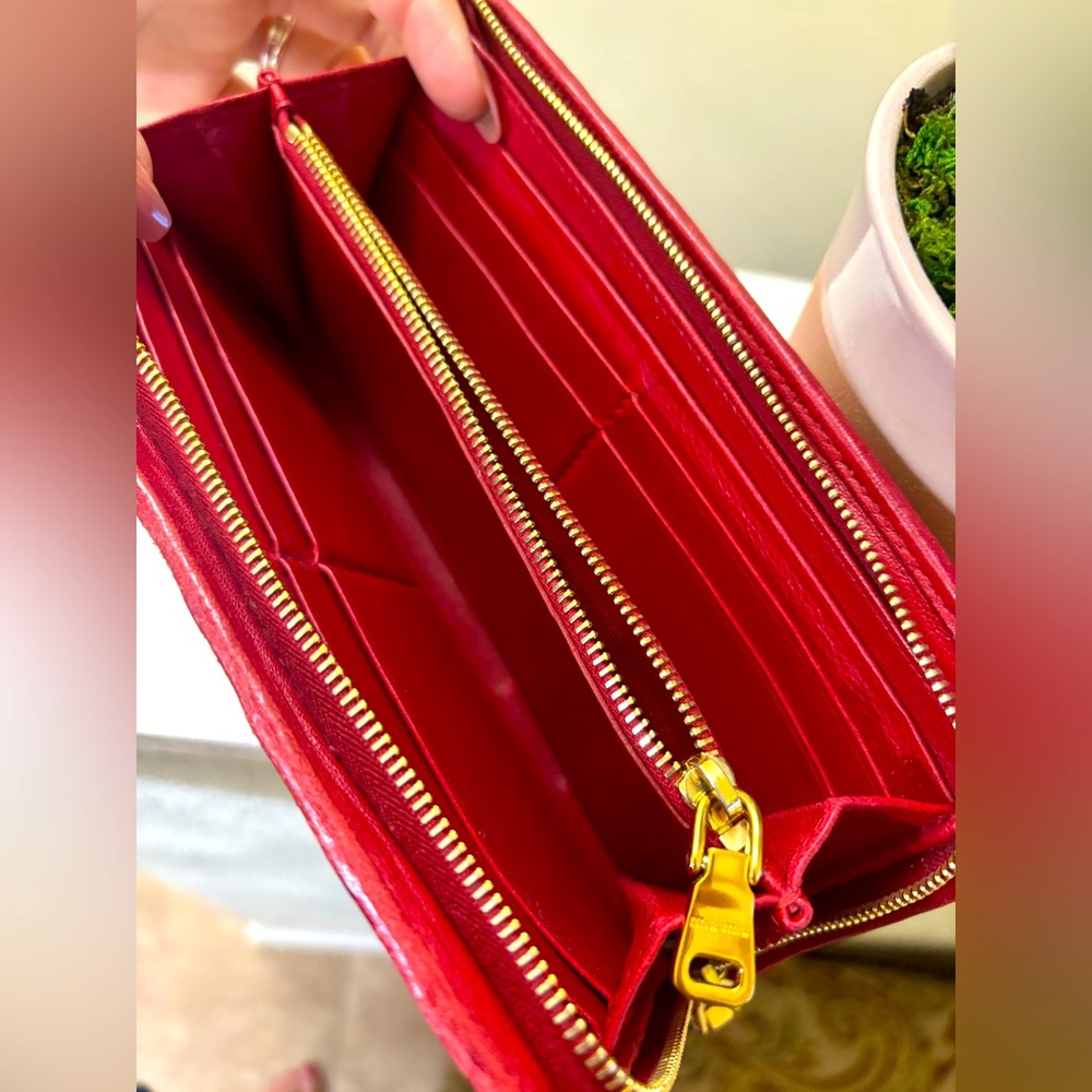 Miu Miu Large Matelassé Nappa Red Leather Long Wallet Zip Closure - Picture 7 of 9